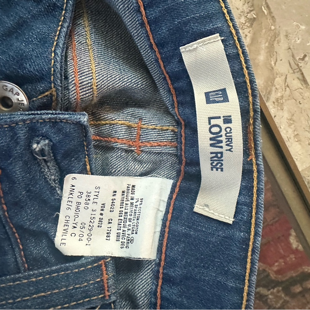 Gap Low Rise curvy Blue Jeans for women
